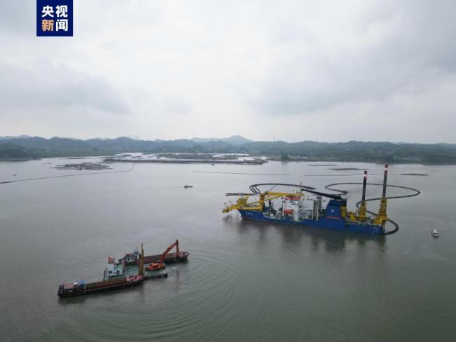 “天鲸号(hào)”投入平(ping)陸運河(he)建設施(shī)工