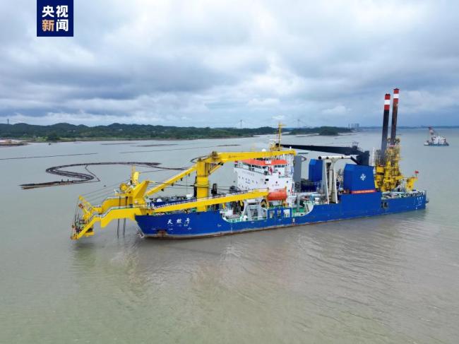 “天鲸(jing)号”投入(ru)平陸運(yun)河建設(she)施工