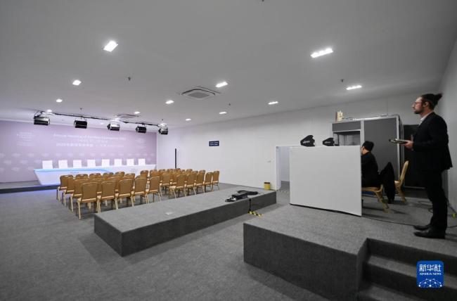 探訪2023夏季(ji)達沃斯論壇主(zhǔ)新聞中心