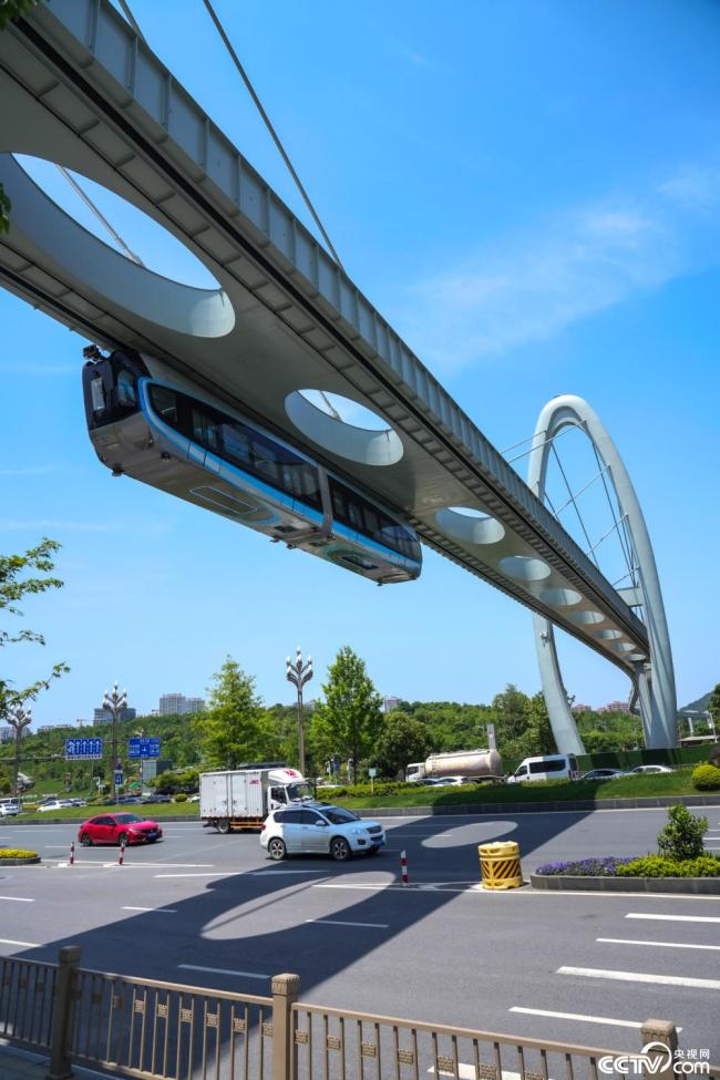 武(wǔ)漢光谷(gǔ)空軌列(liè)車試車(che)