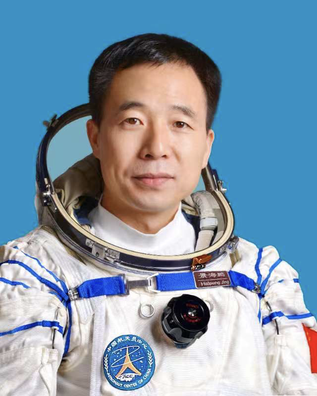 明日(ri)出征！神舟十(shí)六号航天員(yuán)乘組确定