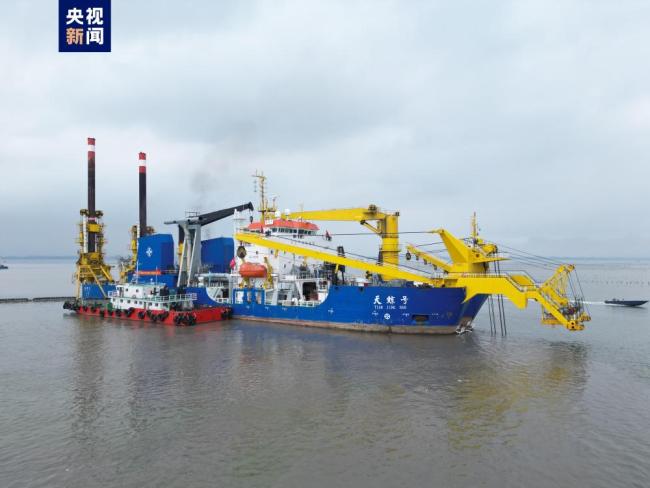 “天(tian)鲸号”投(tou)入平陸(lu)運河建(jian)設施工(gōng)