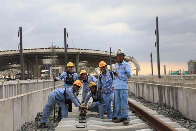 雅萬高(gāo)鐵全線(xiàn)軌道鋪(pu)設完成(cheng)