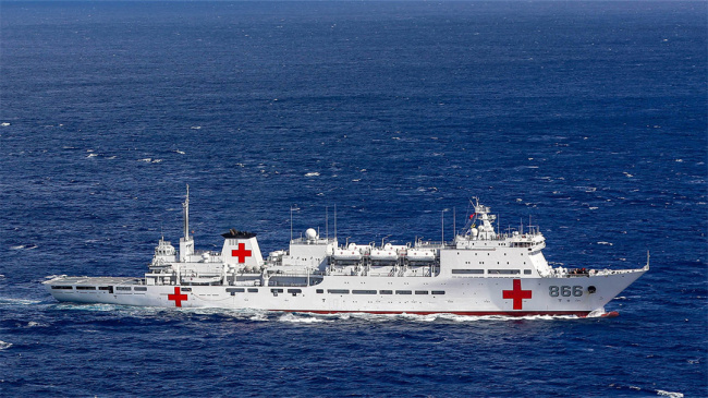 “和平(ping)方舟”航程(cheng)累計達280800海(hǎi)裡